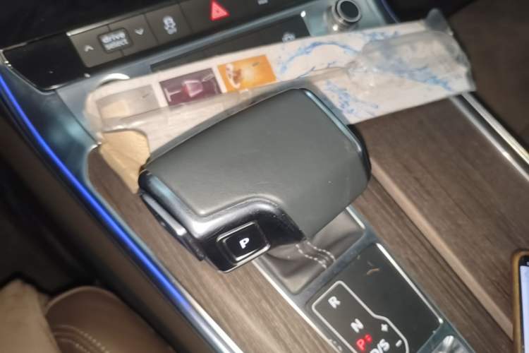 Used Audi A7L 2022 45 TFSI S-line Dream-Building Crystal Flow Package Gear Lever