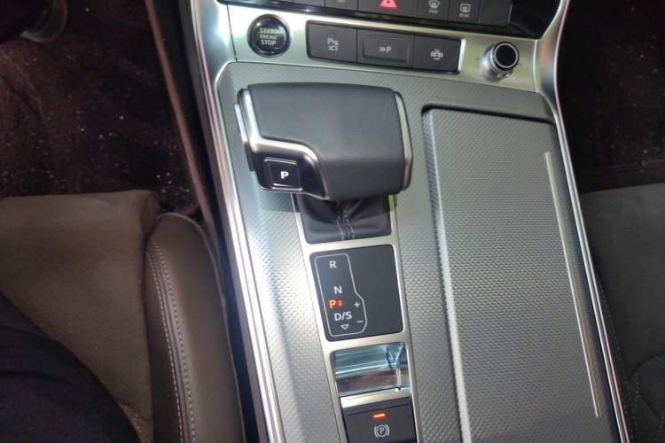 Used Audi A7L 2022 45 TFSI quattro S-line Visionary Crystal Package Gear Lever
