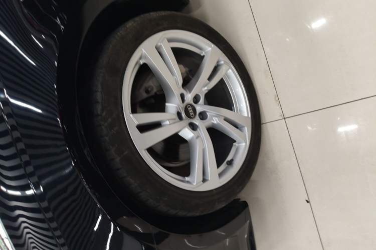 Used Audi A7L 2022 45 TFSI S-line Dream-Building Edition Left Front Wheel Hub
