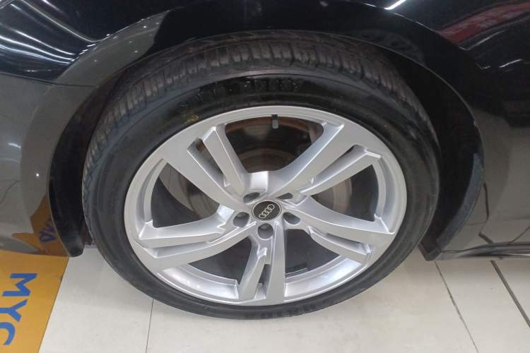 Used Audi A7L 2022 45 TFSI S-line Dream-Building Edition Left Front Wheel Hub
