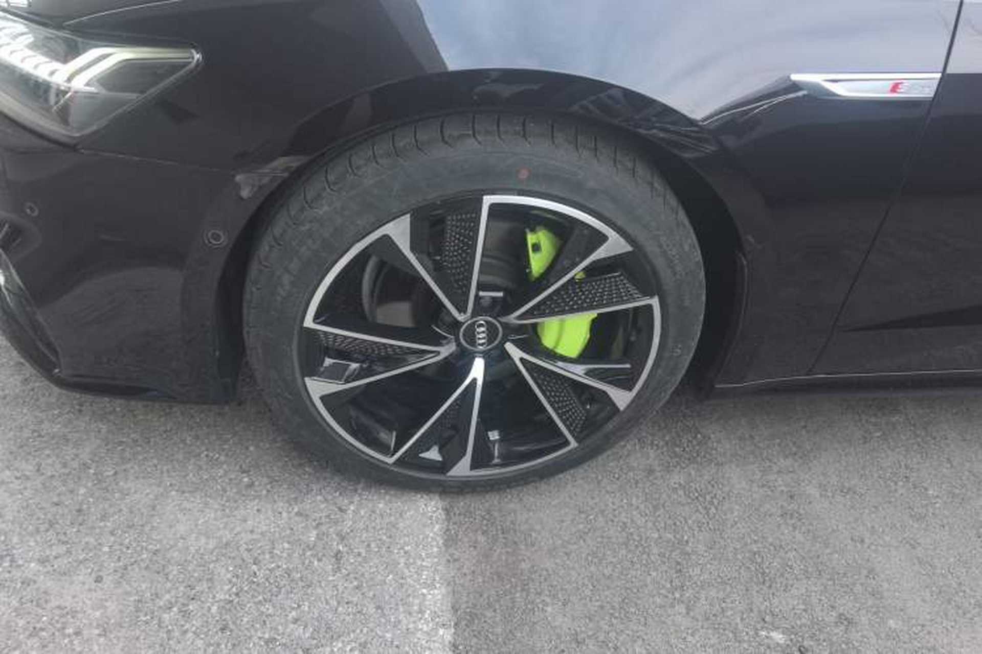 Used Audi A7L 2022 45 TFSI quattro S-line Visionary Edition Obsidian Black Package Left Front Wheel Hub