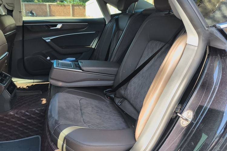 Used Audi A7L 2022 55 TFSI quattro S-line Zhiyuan Crystal Flow Package Left Rear Seat