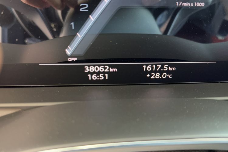 Used Audi A7L 2022 45 TFSI quattro S-line Wind Rider Odometer Close Up