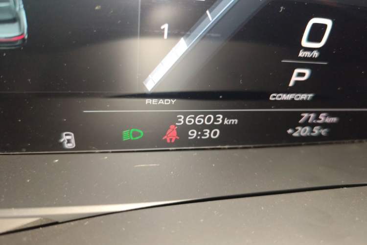 Used Audi A7L 2022 45 TFSI quattro S-line Black Warrior Edition Odometer Close Up