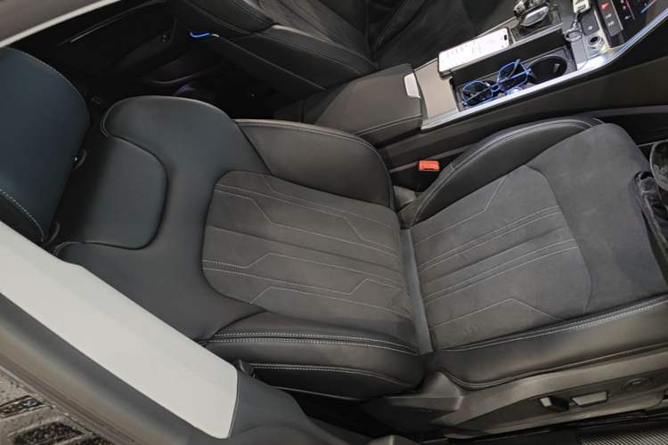 Used Audi A7L 2022 45 TFSI S-line Dream-Building Edition Right Front Seat