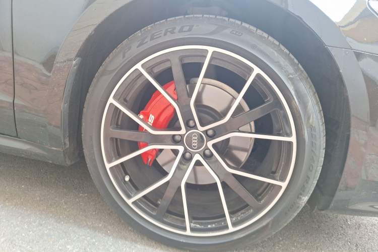 Used Audi A7L 2022 45 TFSI S-line Dream-Building Edition Right Front Wheel Hub