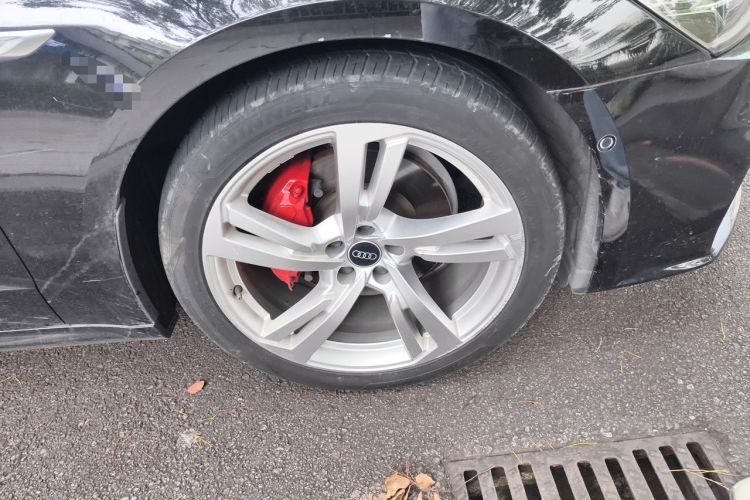 Used Audi A7L 2022 45 TFSI quattro S-line Wind Rider Right Front Wheel Hub