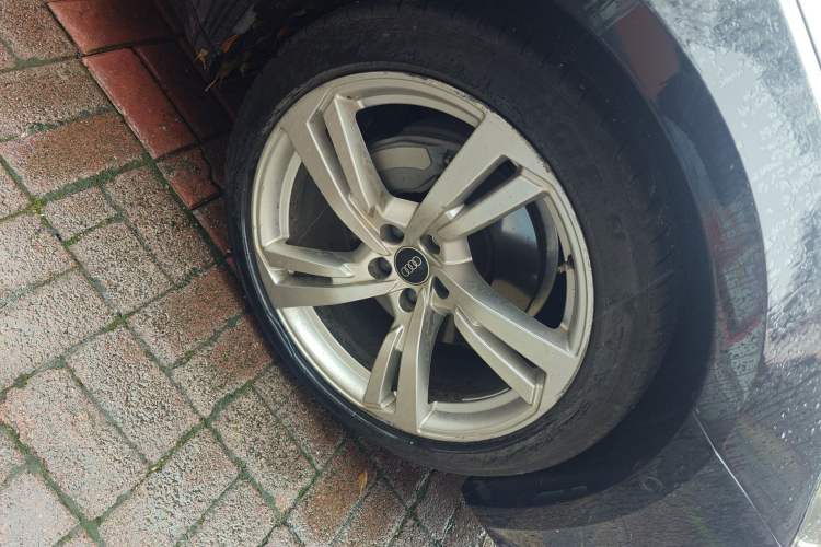 Used Audi A7L 2022 45 TFSI S-line Dream-Building Edition Right Front Wheel Hub
