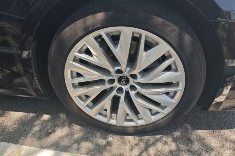 Used Audi A7L 2022 45 TFSI S-line Dream-Building Edition Right Front Wheel Hub