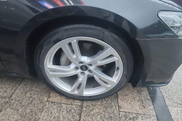 Used Audi A7L 2022 45 TFSI S-line Dream-Building Edition Right Front Wheel Hub