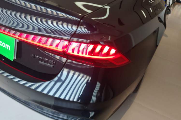 Used Audi A7L 2022 45 TFSI quattro S-line Wind Rider Right Rear Taillight