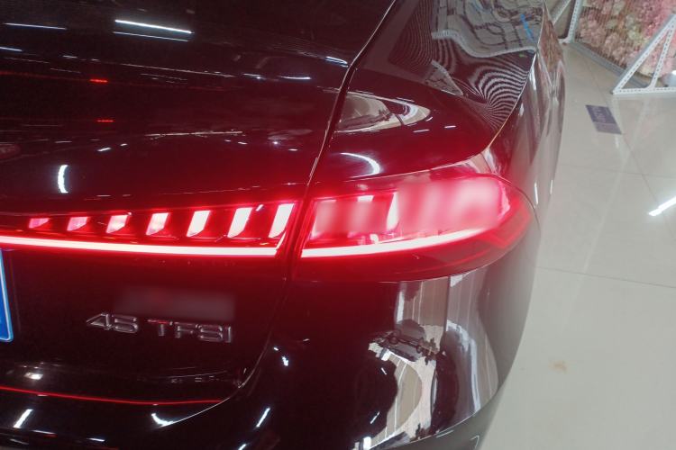 Used Audi A7L 2022 45 TFSI S-line Dream-Building Edition Right Rear Taillight