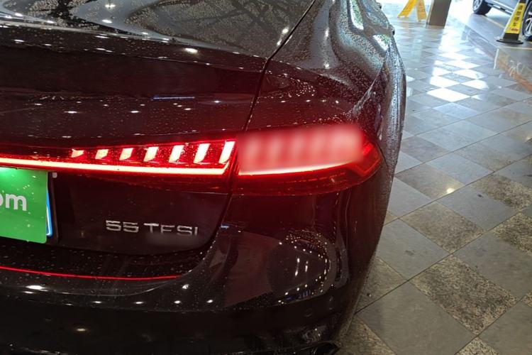 Used Audi A7L 2022 45 TFSI S-line Dream-Building Edition Right Rear Taillight