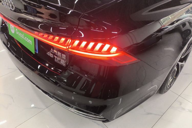 Used Audi A7L 2022 45 TFSI S-line Dream-Building Edition Right Rear Taillight