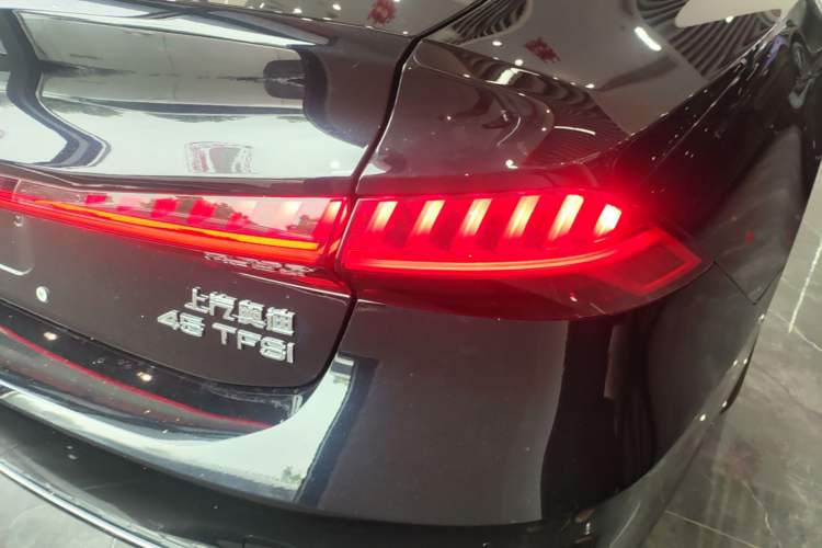 Used Audi A7L 2022 45 TFSI S-line Dream-Building Edition Right Rear Taillight