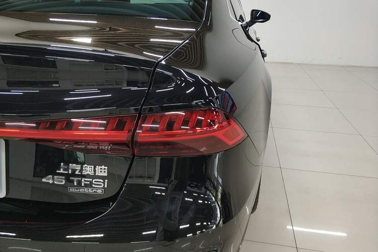 Used Audi A7L 2022 45 TFSI S-line Dream-Building Edition Right Rear Taillight