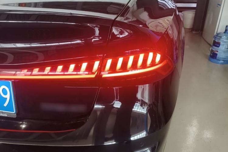 Used Audi A7L 2022 45 TFSI S-line Dream-Building Crystal Flow Package Right Rear Taillight