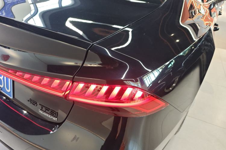 Used Audi A7L 2022 45 TFSI quattro S-line Wind Rider Right Rear Taillight
