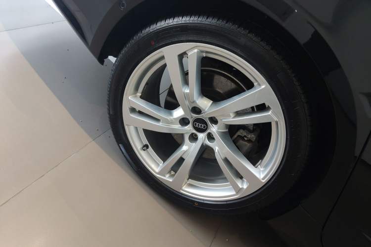 Used Audi A7L 2022 45 TFSI quattro S-line Wind Rider Right Rear Wheel Hub