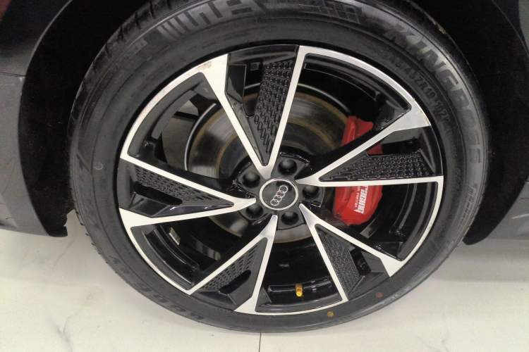 Used Audi A7L 2022 45 TFSI S-line Dream-Building Edition Right Rear Wheel Hub
