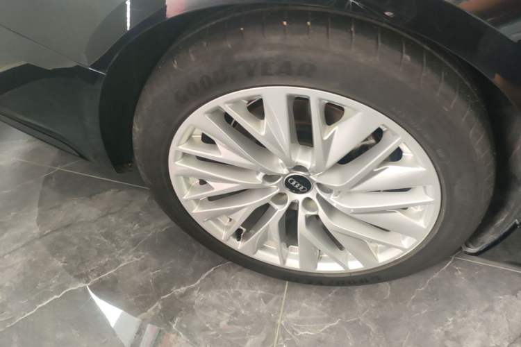Used Audi A7L 2022 45 TFSI S-line Dream-Building Edition Right Rear Wheel Hub