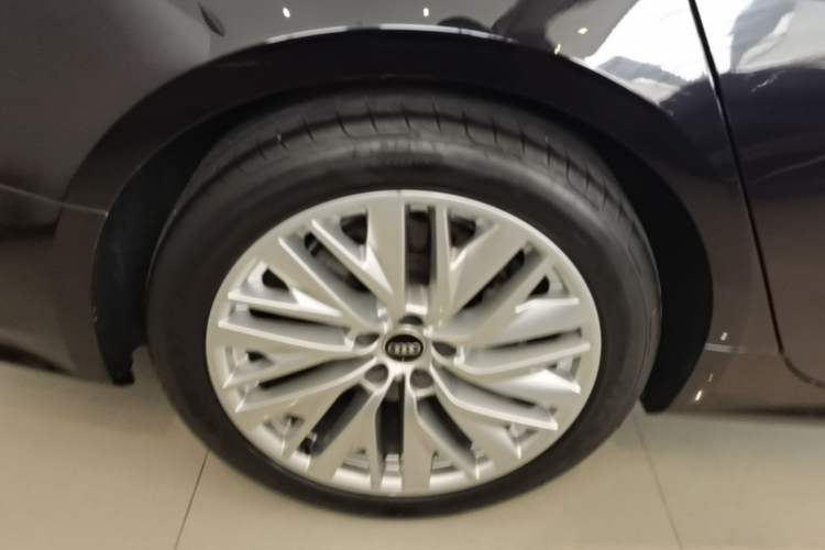 Used Audi A7L 2022 45 TFSI S-line Dream-Building Edition Right Rear Wheel Hub