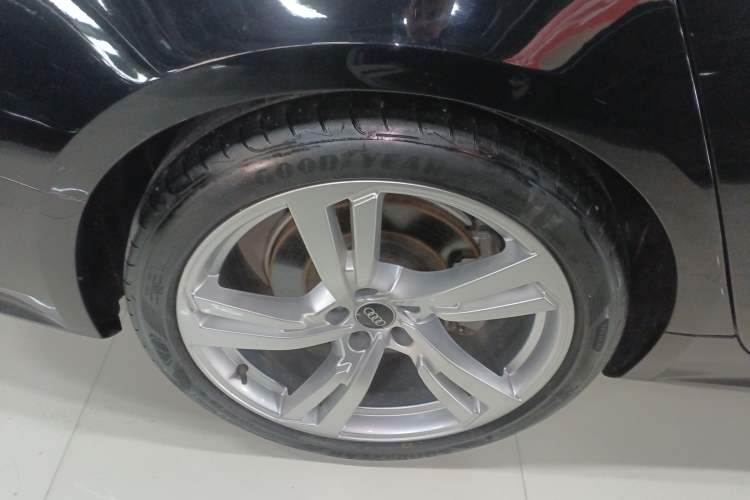 Used Audi A7L 2022 45 TFSI S-line Dream-Building Edition Right Rear Wheel Hub