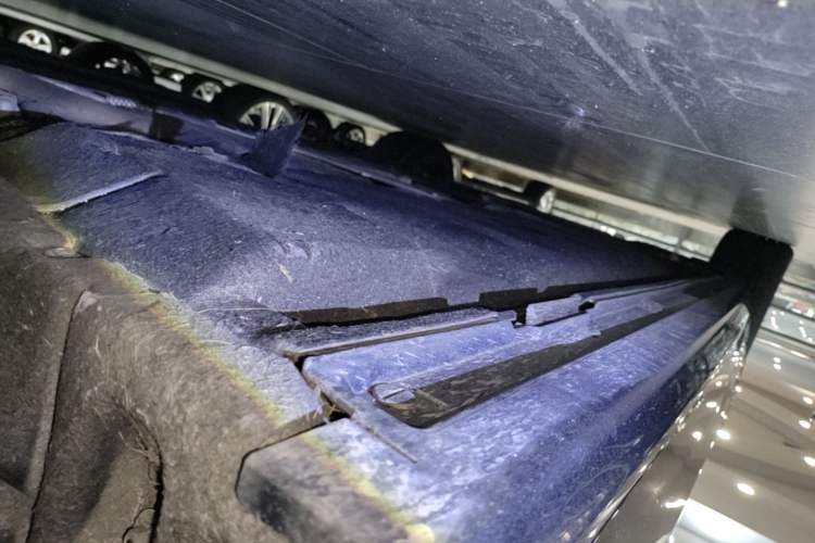 Used Audi A7L 2022 45 TFSI quattro S-line Visionary Edition Obsidian Black Package Right Side Sill