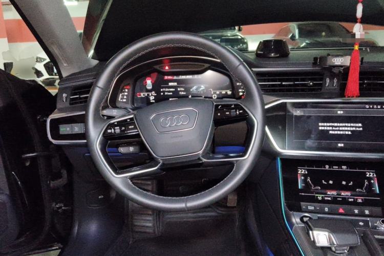 Used Audi A7L 2022 45 TFSI S-line Dream-Chasing Youth Edition Steering Wheel