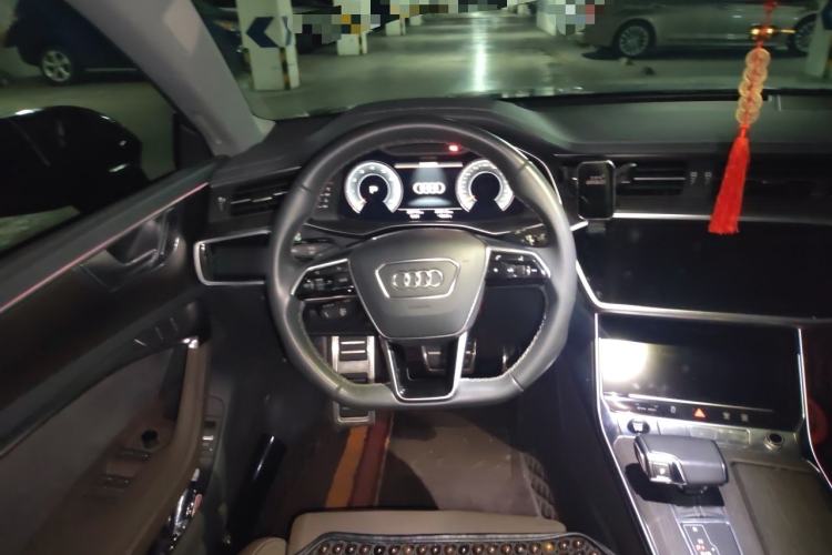 Used Audi A7L 2022 55 TFSI quattro S-line Avantgarde Black Package Steering Wheel