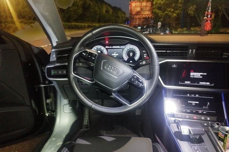 Used Audi A7L 2022 45 TFSI S-line Dream-Building Edition Steering Wheel