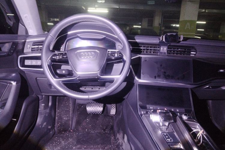 Used Audi A7L 2022 45 TFSI S-line Dream-Building Edition Steering Wheel