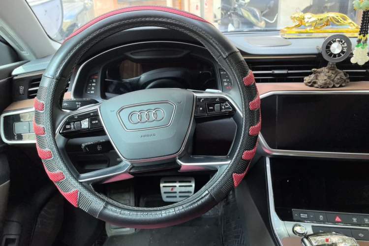 Used Audi A7L 2022 45 TFSI S-line Dream-Building Edition Steering Wheel