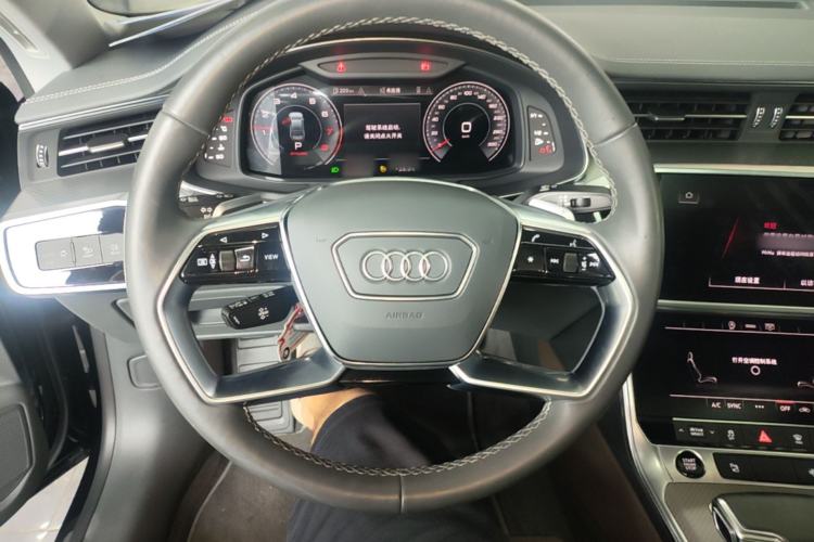 Used Audi A7L 2022 45 TFSI S-line Dream-Building Edition Steering Wheel