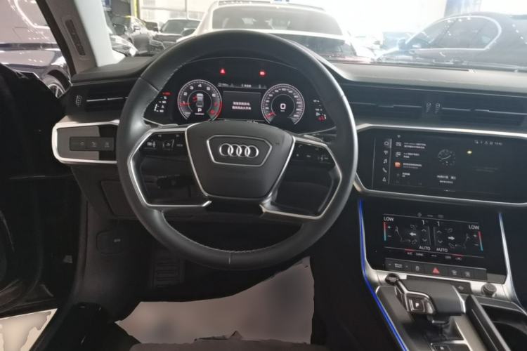 Used Audi A7L 2022 45 TFSI S-line Dream-Building Edition Steering Wheel