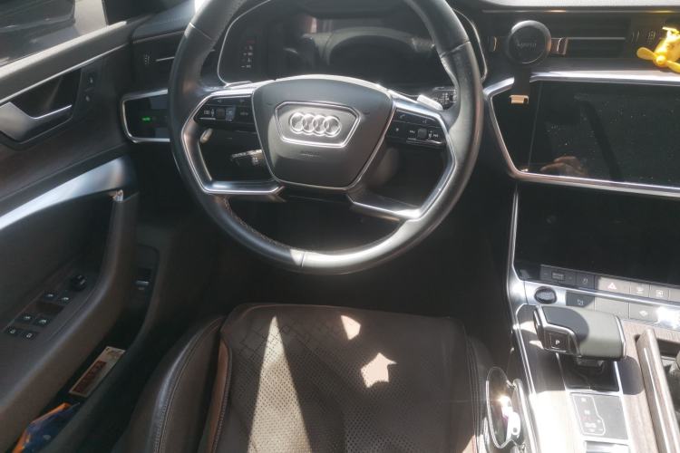 Used Audi A7L 2022 45 TFSI S-line Dream-Building Edition Steering Wheel