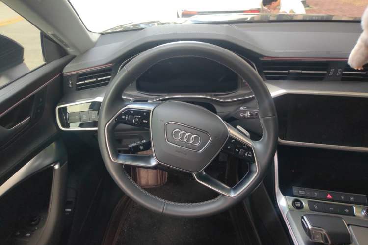 Used Audi A7L 2022 45 TFSI quattro S-line Visionary Crystal Package Steering Wheel