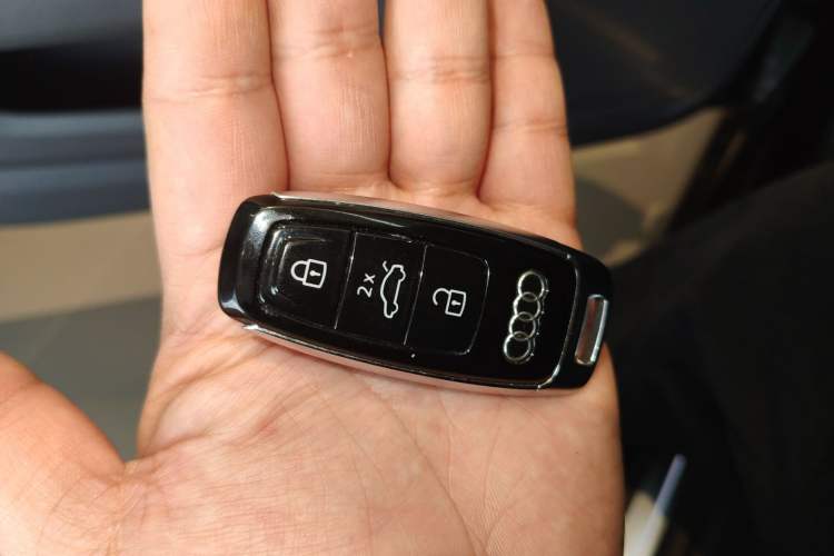 Used Audi A7L 2022 45 TFSI quattro S-line Wind Rider Vehicle Key