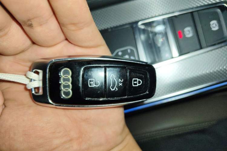 Used Audi A7L 2022 45 TFSI quattro S-line Wind Rider Vehicle Key