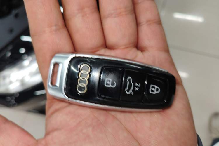 Used Audi A7L 2022 45 TFSI S-line Dream-Building Edition Vehicle Key