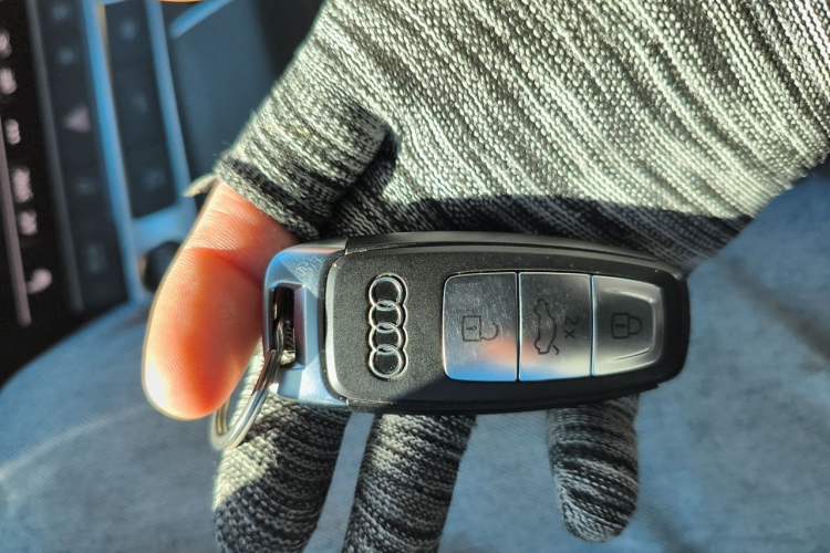 Used Audi A7L 2022 55 TFSI quattro S-line Zhiyuan Crystal Flow Package Vehicle Key