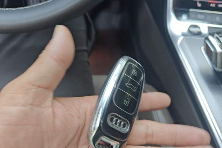 Used Audi A7L 2022 45 TFSI quattro S-line Visionary Crystal Package Vehicle Key