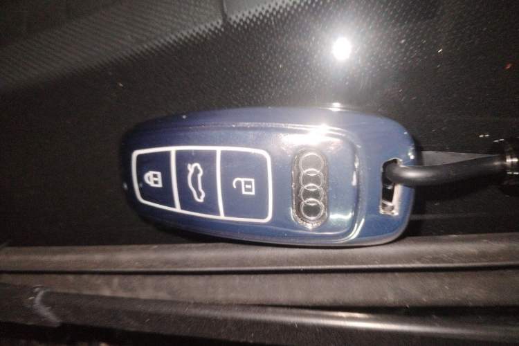 Used Audi A7L 2022 45 TFSI S-line Dream-Building Edition Vehicle Key