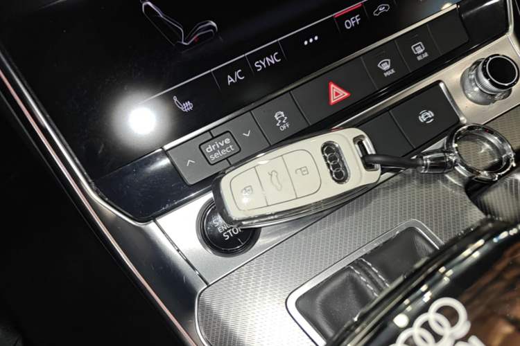 Used Audi A7L 2022 45 TFSI S-line Dream-Building Edition Vehicle Key