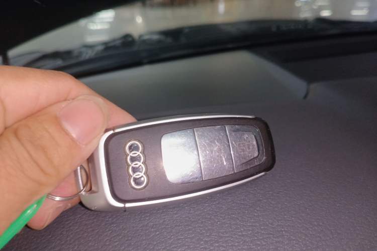 Used Audi A7L 2022 45 TFSI S-line Dream-Building Edition Vehicle Key