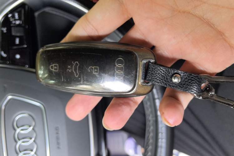 Used Audi A7L 2022 45 TFSI S-line Dream-Building Edition Vehicle Key