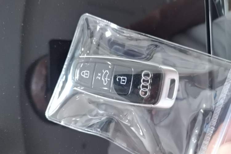 Used Audi A7L 2022 45 TFSI S-line Dream-Building Edition Vehicle Key