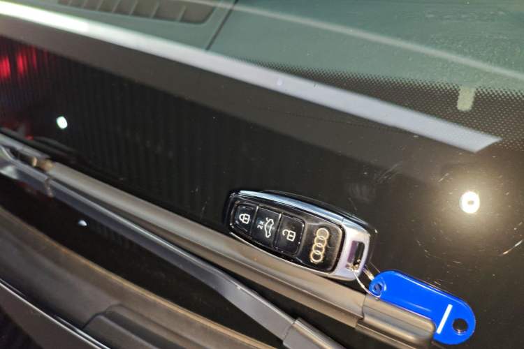 Used Audi A7L 2022 45 TFSI S-line Dream-Building Edition Vehicle Key