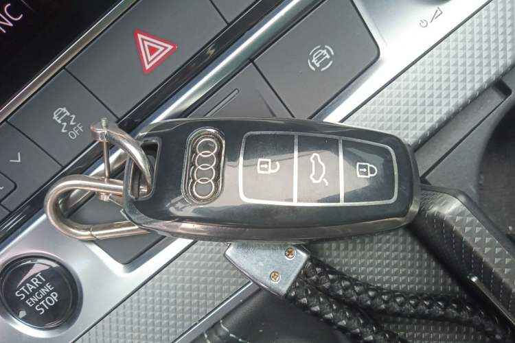 Used Audi A7L 2022 45 TFSI quattro S-line Paladin Vehicle Key