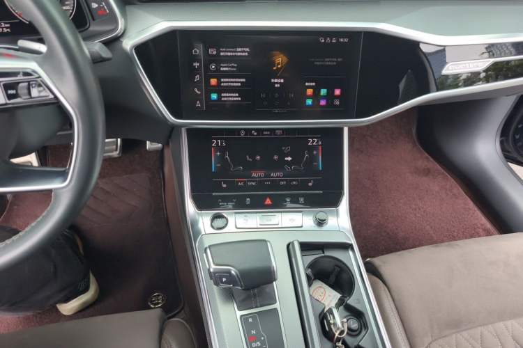Used Audi A7L 2022 45 TFSI quattro S-line Visionary Crystal Package Audio And AC Panel